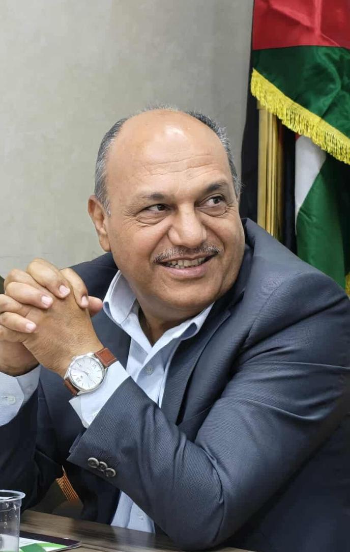 الدكتور عمر حسن العامري